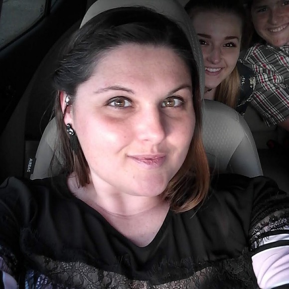 Meet your Posher, Andrea - Picture 1 of 1